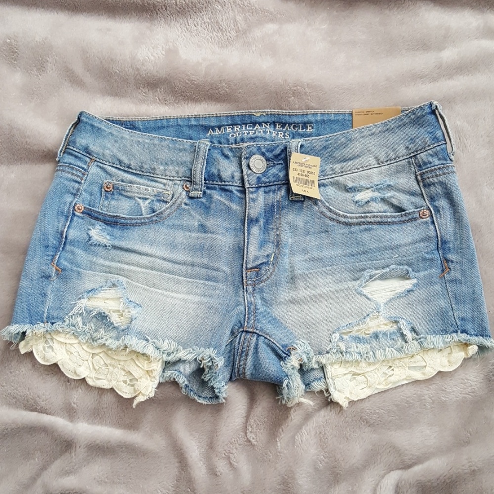 American Eagle Low Rise Short Shorts